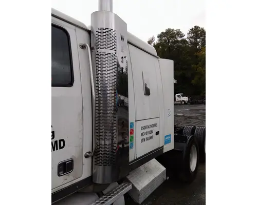 WESTERN STAR 4900 MUFFLER SHIELD