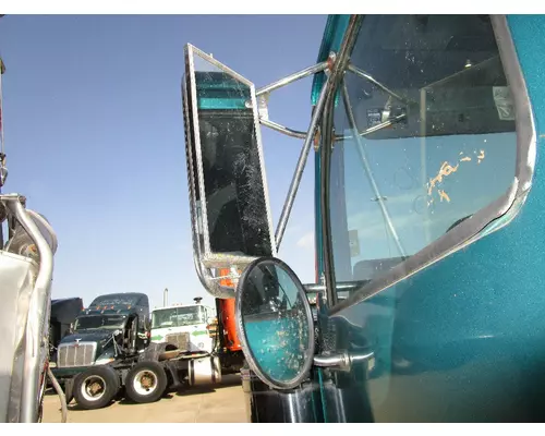 WESTERN STAR 4900 Mirror (Side View)