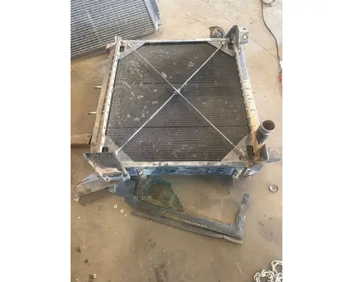 WESTERN STAR 4900 Radiator