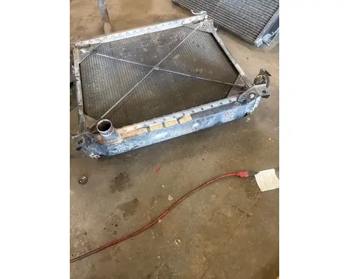 WESTERN STAR 4900 Radiator