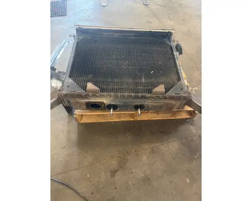 WESTERN STAR 4900 Radiator
