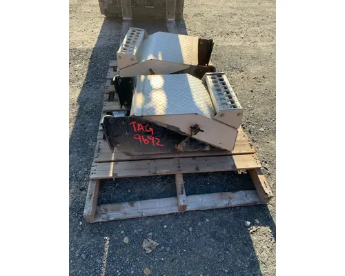WESTERN STAR 4964 Battery BoxTray