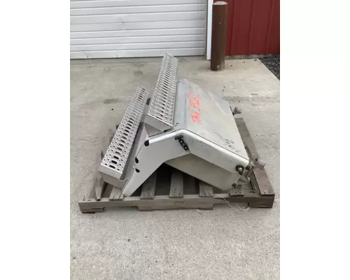 WESTERN STAR 49X Battery BoxTray