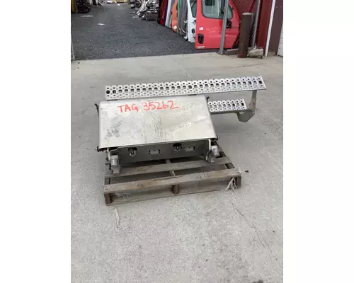 WESTERN STAR 49X Battery BoxTray