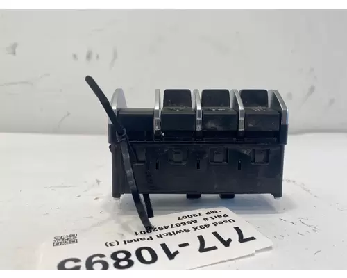 WESTERN STAR 49X Dash  Console Switch