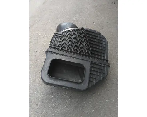 WESTERN STAR 5700XE AIR CLEANER