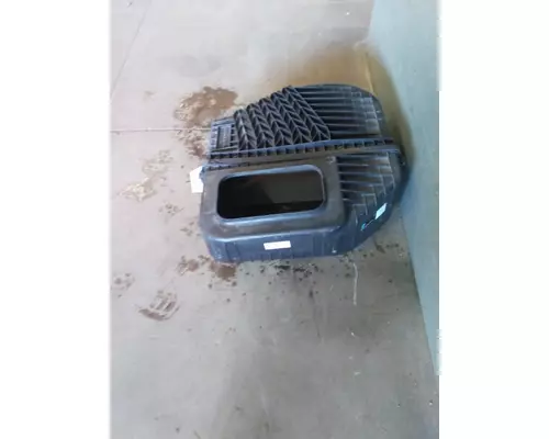 WESTERN STAR 5700XE AIR CLEANER