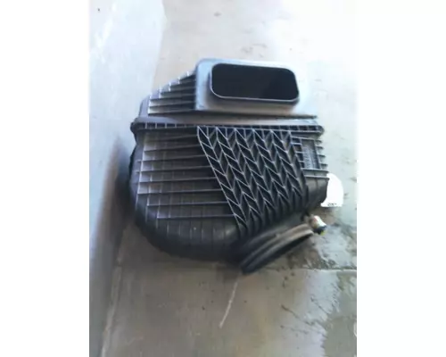 WESTERN STAR 5700XE AIR CLEANER