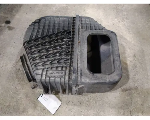 WESTERN STAR 5700XE AIR CLEANER