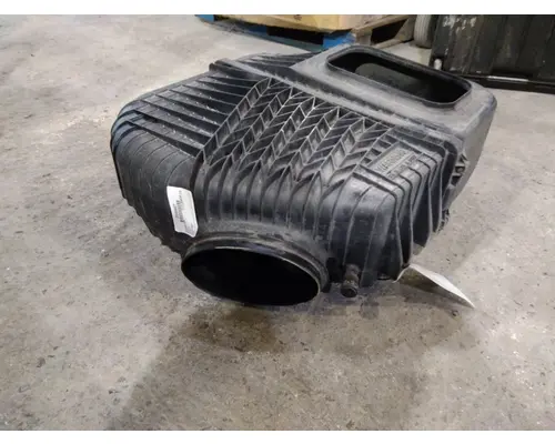 WESTERN STAR 5700XE AIR CLEANER