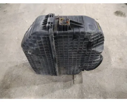 WESTERN STAR 5700XE AIR CLEANER