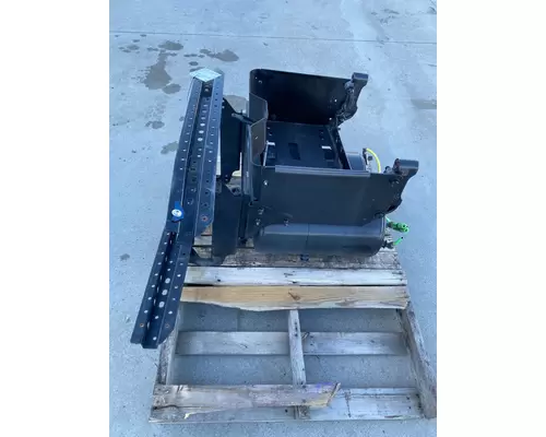 WESTERN STAR 5700XE Battery Box