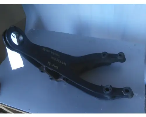 WESTERN STAR 5700XE CAB MOUNT,BRACKET