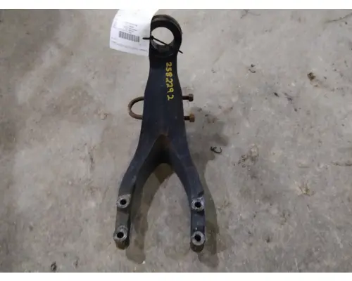 WESTERN STAR 5700XE CAB MOUNT,BRACKET