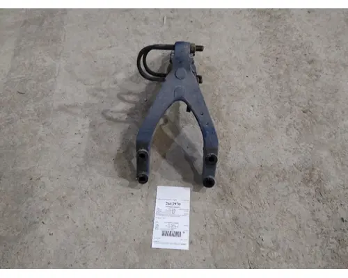 WESTERN STAR 5700XE CAB MOUNT,BRACKET