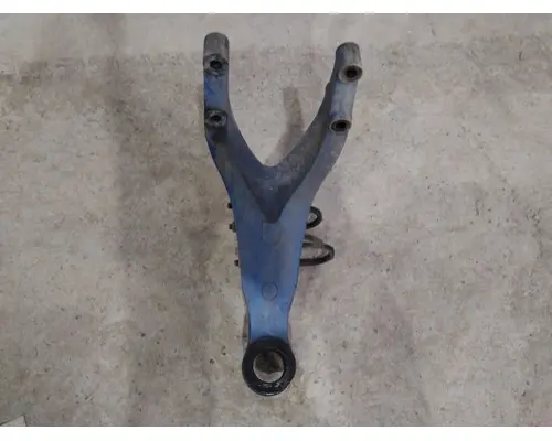 WESTERN STAR 5700XE CAB MOUNT,BRACKET