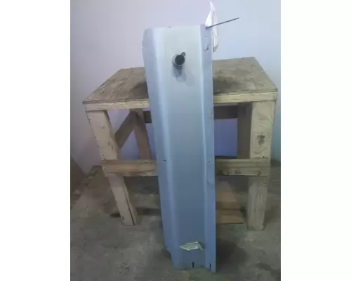 WESTERN STAR 5700XE CAB SKIRT FILLER PANEL