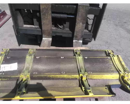 WESTERN STAR 5700XE CAB SKIRTSIDE FAIRING