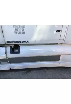 WESTERN STAR 5700XE CAB SKIRT/SIDE FAIRING
