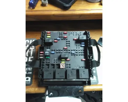 WESTERN STAR 5700XE FUSE BOX