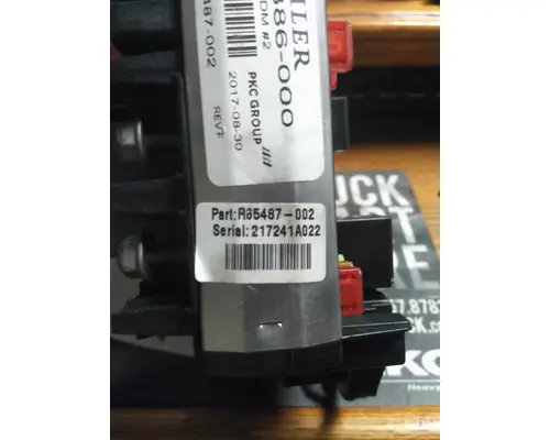 WESTERN STAR 5700XE FUSE BOX