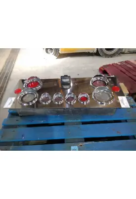 WESTERN STAR 5700XE STOP TURN TAIL LAMP