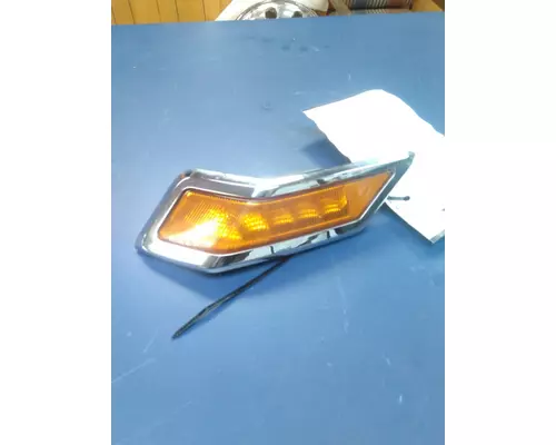 WESTERN STAR 5700XE TURN SIGNAL LIGHT