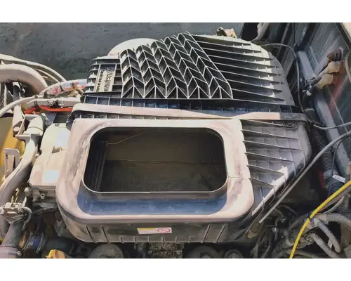 WESTERN STAR 5700 Air Cleaner