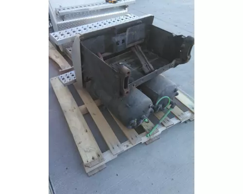 WESTERN STAR 5700 BATTERY BOX