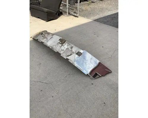 WESTERN STAR 5700 BUMPER CENTER