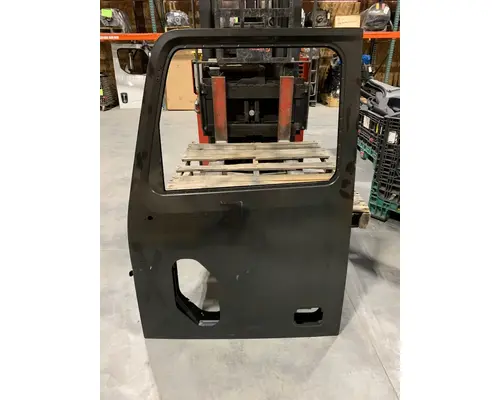 WESTERN STAR 5700 DOOR-FRONT