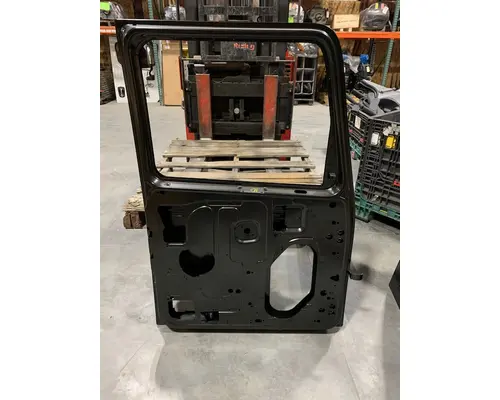 WESTERN STAR 5700 DOOR-FRONT