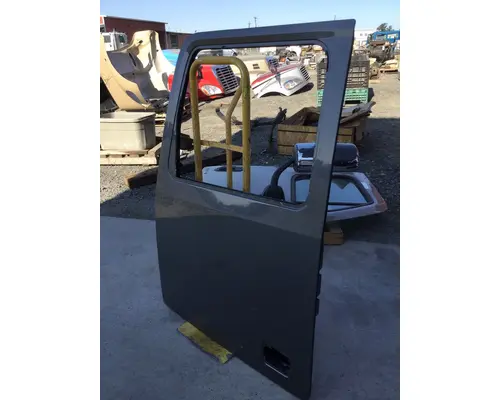 WESTERN STAR 5700 DOOR-FRONT