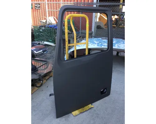 WESTERN STAR 5700 DOOR-FRONT