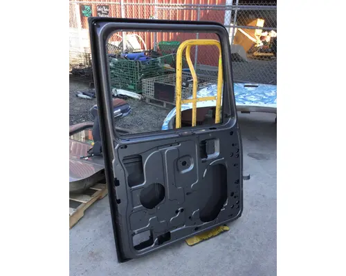 WESTERN STAR 5700 DOOR-FRONT