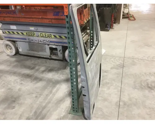 WESTERN STAR 5700 DOOR-FRONT