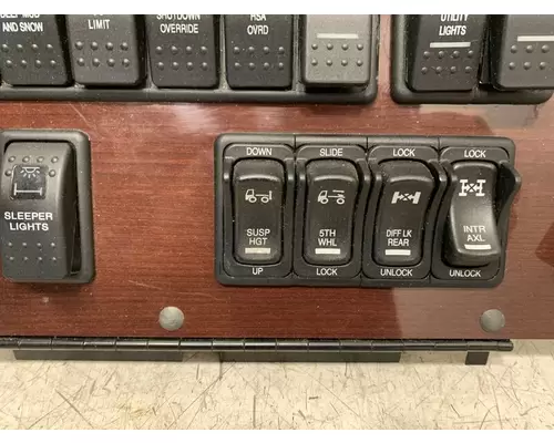 WESTERN STAR 5700 Dash  Console Switch
