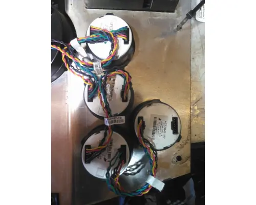 WESTERN STAR 5700 GAUGE CLUSTER