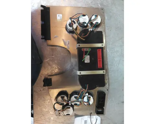 WESTERN STAR 5700 GAUGE CLUSTER