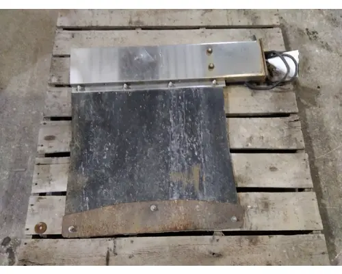 WESTERN STAR 5700 MUD FLAP HANGER