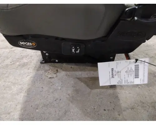 WESTERN STAR 5700 SEAT, FRONT