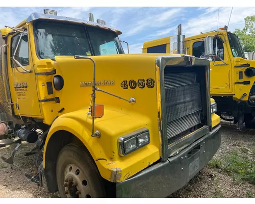 WESTERN STAR A17-15835-002 Hood