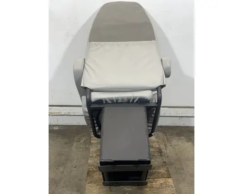 WESTERN STAR  Seat, Front