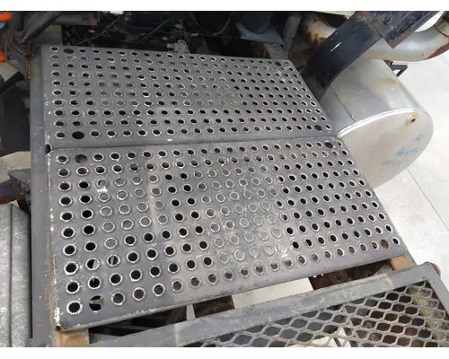 WHITE/GMC WCA DECK (CATWALK) STEP