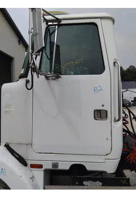 WHITE/GMC WCA DOOR ASSEMBLY, FRONT