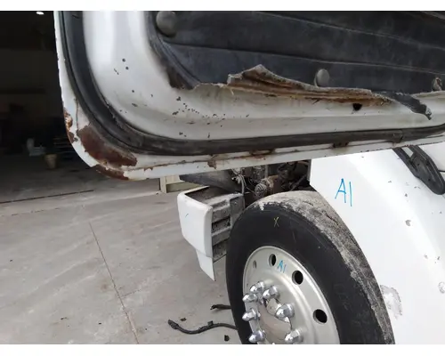 WHITE/GMC WCA DOOR ASSEMBLY, FRONT