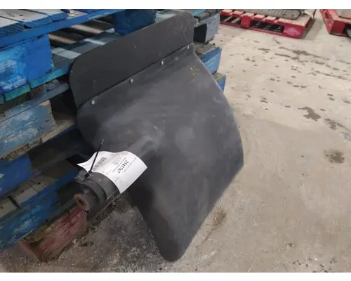 WHITE/GMC WCA FENDER, QUARTERHALF REAR