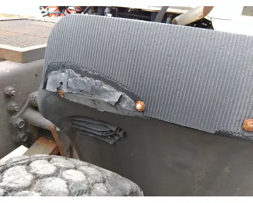 WHITE/GMC WCA FENDER, QUARTERHALF REAR