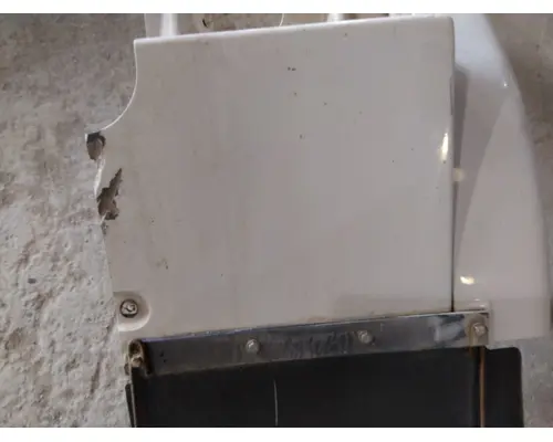 WHITE/GMC WCA FENDER EXTENSION