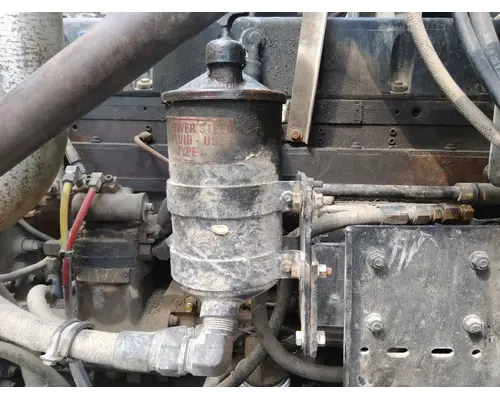 WHITE/GMC WCA POWER STEERING RESERVOIR